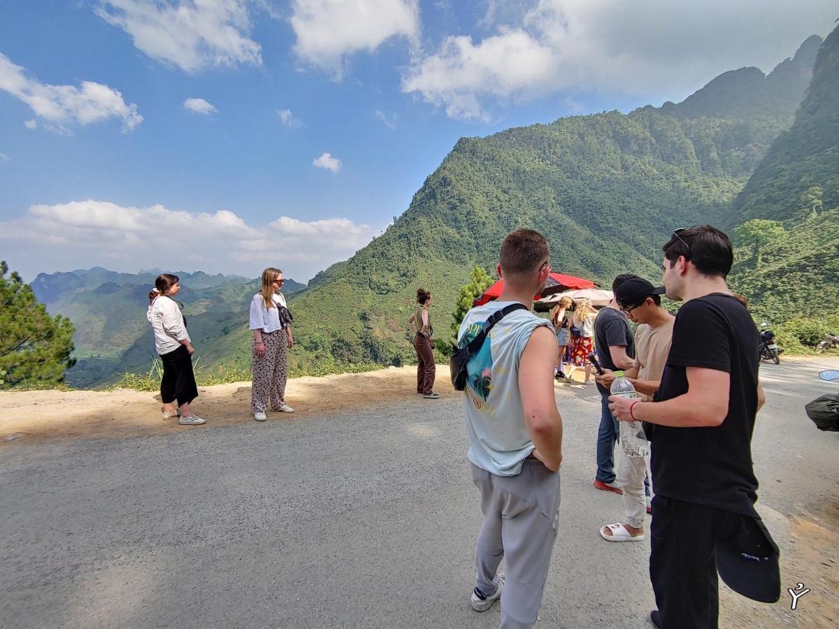 Ha Giang Lotus Hostel Motorbikes Tours エクステリア 写真