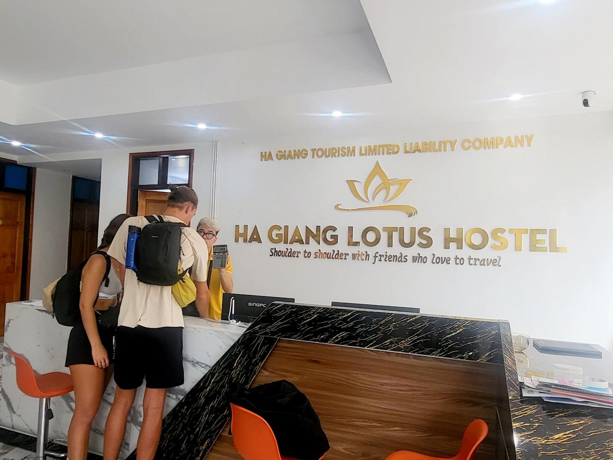 Ha Giang Lotus Hostel Motorbikes Tours エクステリア 写真