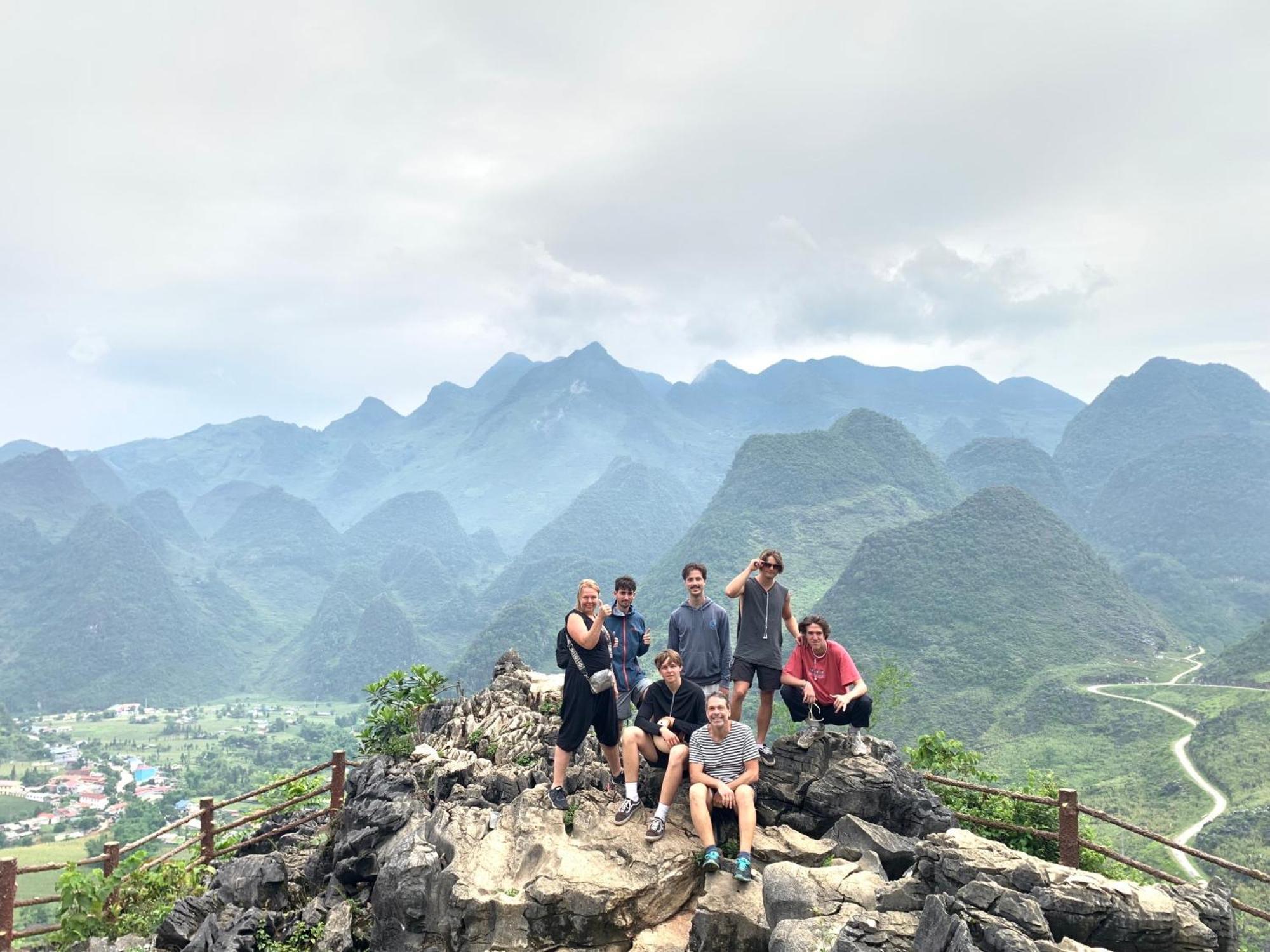 Ha Giang Lotus Hostel Motorbikes Tours エクステリア 写真