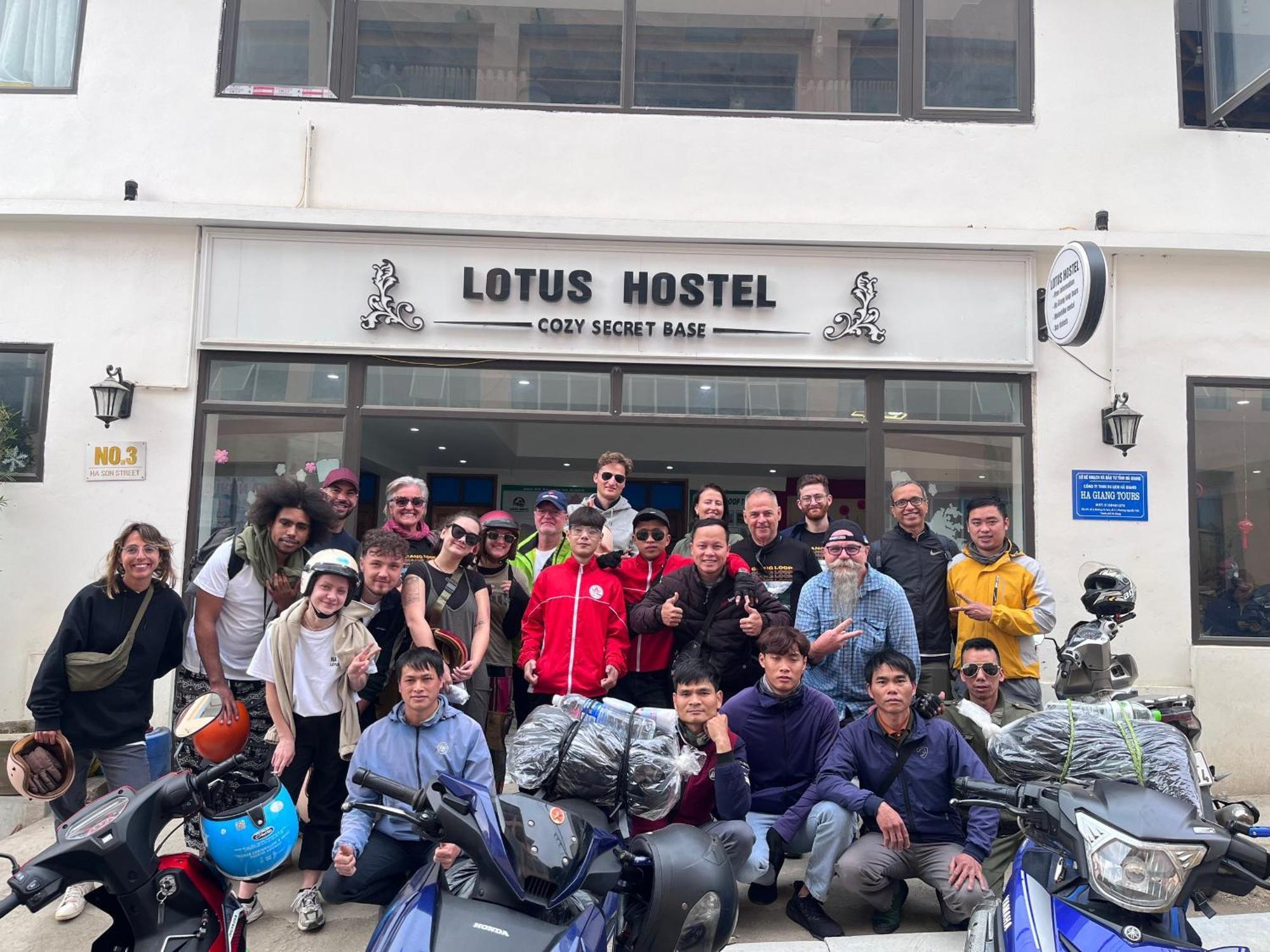 Ha Giang Lotus Hostel Motorbikes Tours エクステリア 写真