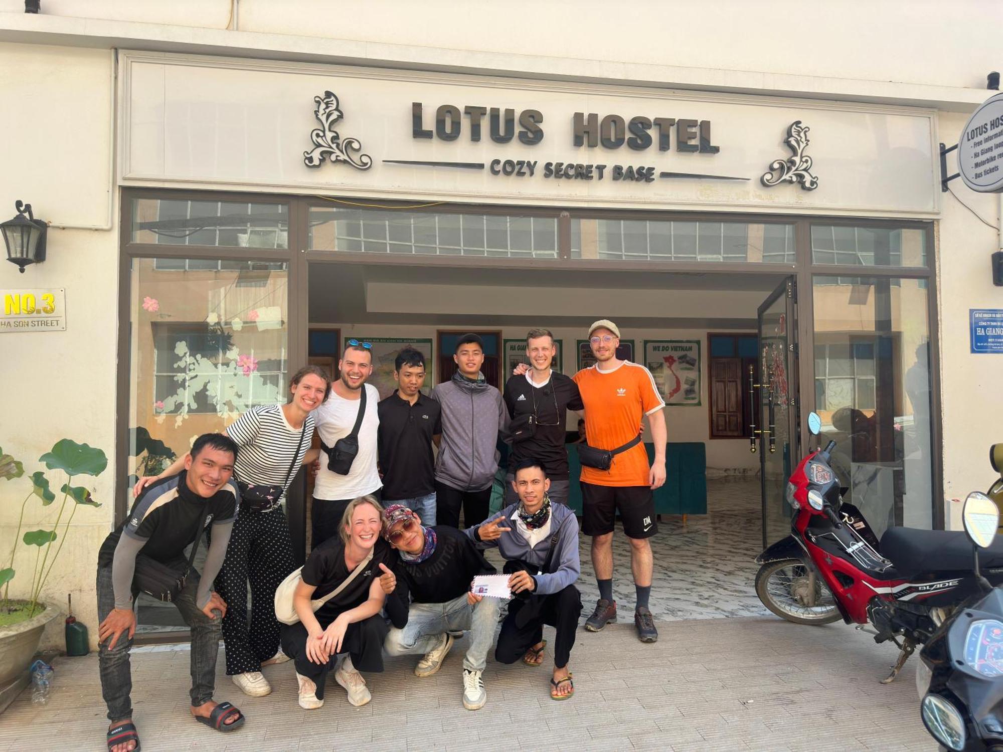 Ha Giang Lotus Hostel Motorbikes Tours エクステリア 写真